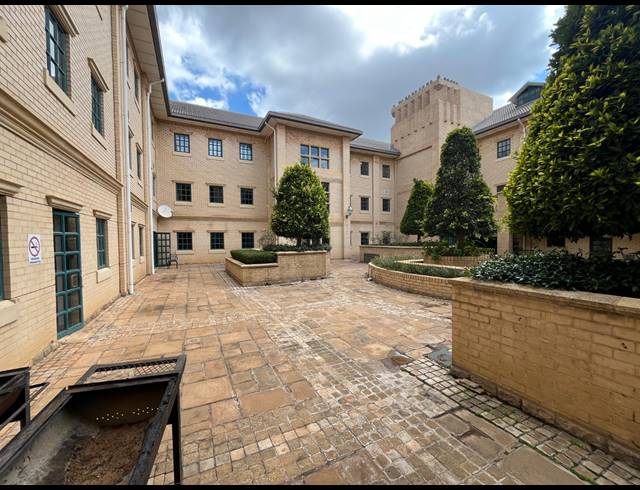 499M² OFFICE TO LET IN SUNNINGHILL